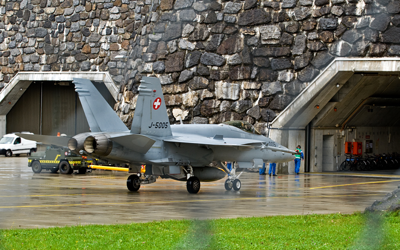 76_Meiringen_FA-18C Hornet.jpg